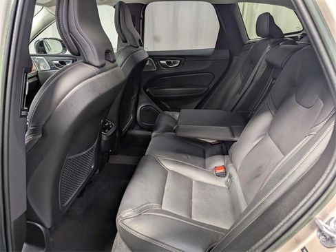 Used 2023 Volvo XC60 B5 Ultimate w/ Climate Package image 9