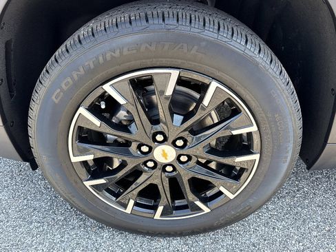 New 2026 Chevrolet Traverse LT w/ Sun and Wheel Package FWD image 9
