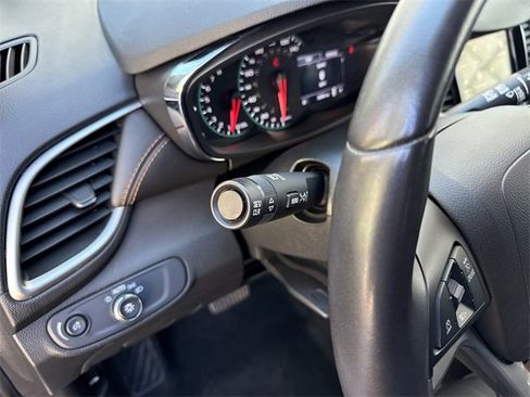 Used 2019 Chevrolet Trax LT w/ LT Convenience Package image 20