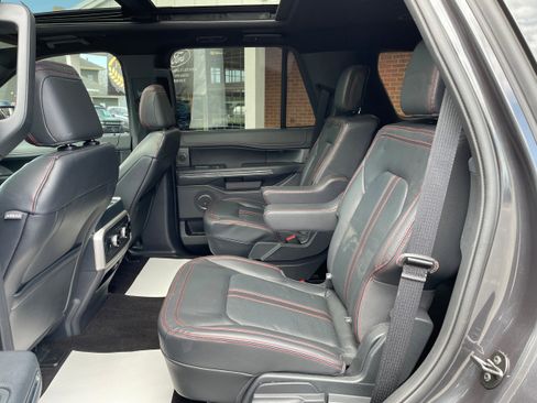 Used 2023 Ford Expedition Limited AWD/4WD image 12