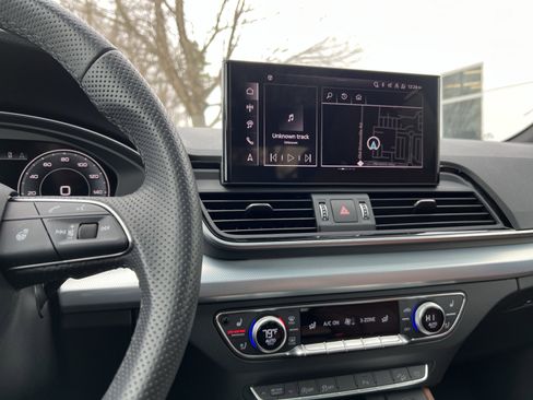 Used 2025 Audi Q5 2.0T Premium Plus w/ Premium Plus Package image 32