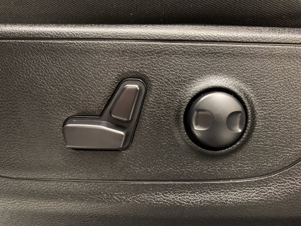 Used 2023 RAM 1500 Big Horn AWD/4WD image 18