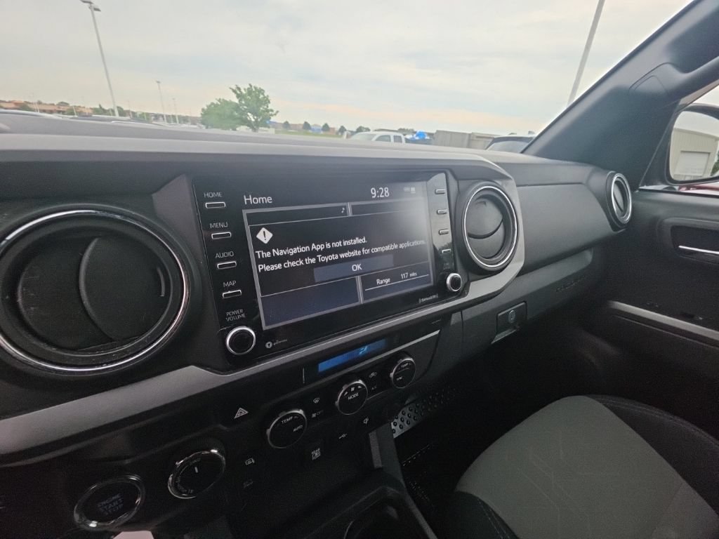 Used 2022 Toyota Tacoma TRD Sport AWD/4WD image 17