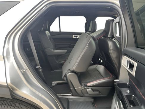 Used 2023 Ford Explorer ST-Line w/ Class IV Trailer Tow Package AWD/4WD image 32