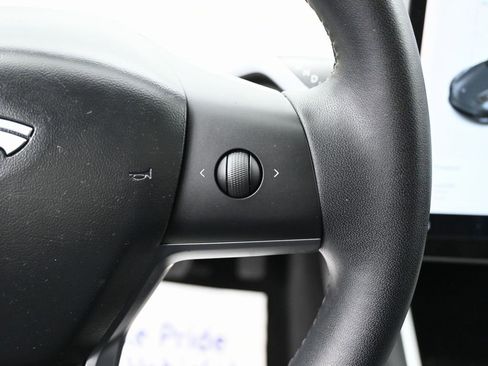 Used 2020 Tesla Model 3 Standard Range Plus image 16