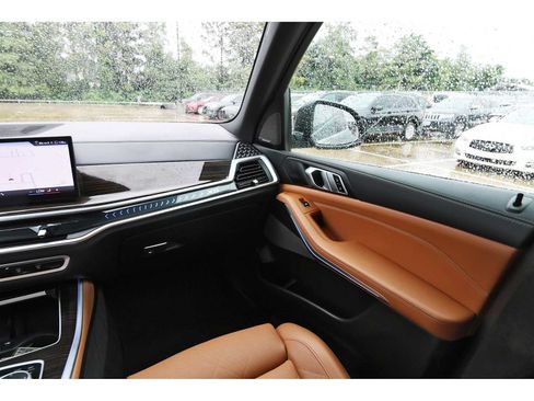Used 2025 BMW X5 xDrive40i AWD/4WD image 8