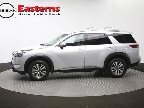 Used 2023 Nissan Pathfinder SL AWD/4WD image 60