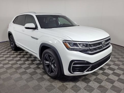 Used 2021 Volkswagen Atlas Cross Sport SE w/ Panoramic Sunroof Package FWD image 13
