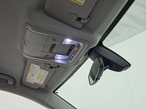 Used 2019 Chevrolet Equinox LT image 17