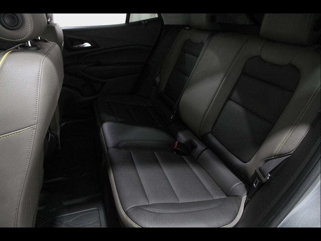 Used 2024 Chevrolet Trax ACTIV w/ Sunroof Package FWD image 18