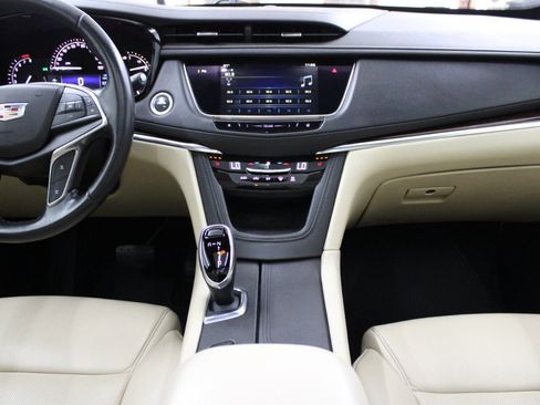 Used 2019 Cadillac XT5 Luxury FWD image 28