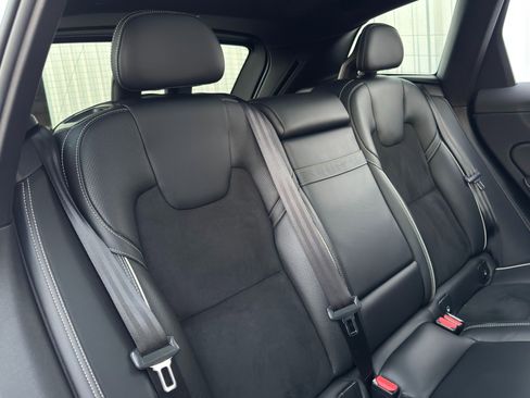 Used 2019 Volvo XC60 T5 R-Design w/ Protection Package image 36