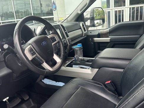 Used 2018 Ford F250 Lariat w/ Lariat Ultimate Package AWD/4WD image 15