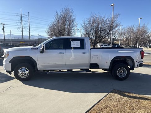 Used 2022 GMC Sierra 3500 Denali w/ Denali Ultimate Package image 2
