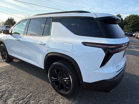 New 2027 Chevrolet Traverse LT w/ Midnight/Sport Edition FWD image 7