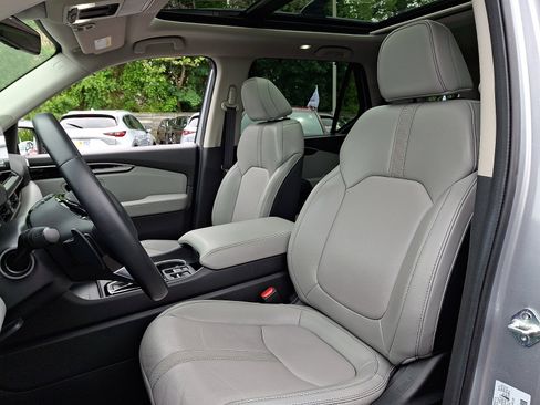 Certified 2023 Honda Pilot Touring image 12