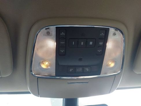 Used 2014 Jeep Grand Cherokee Overland AWD/4WD image 27