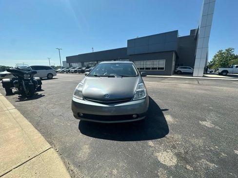 Used 2005 Toyota Prius w/ Pkg 4 FWD image 3