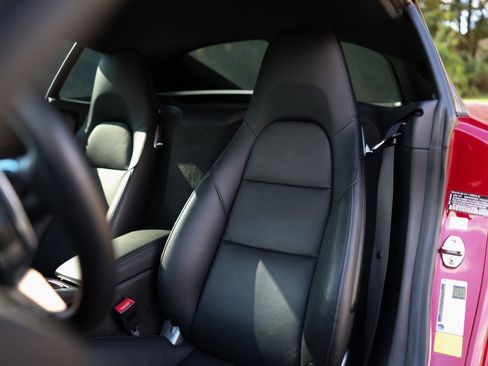 Used 2019 Porsche 718 Cayman S image 15