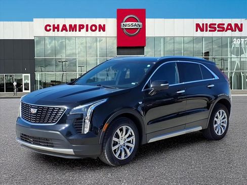 Used 2023 Cadillac XT4 Premium Luxury image 3