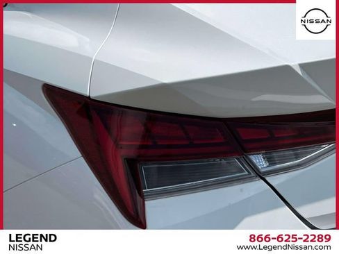 Used 2024 Hyundai Elantra SEL w/ Convenience Package FWD image 10