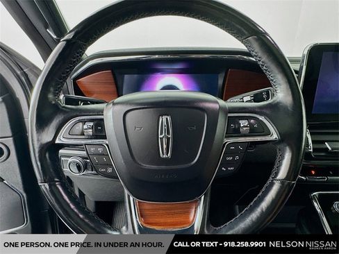 Used 2021 Lincoln Navigator Reserve image 11