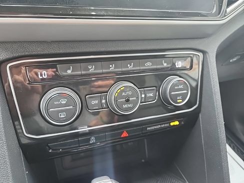 Used 2022 Volkswagen Atlas Cross Sport SE AWD/4WD image 54