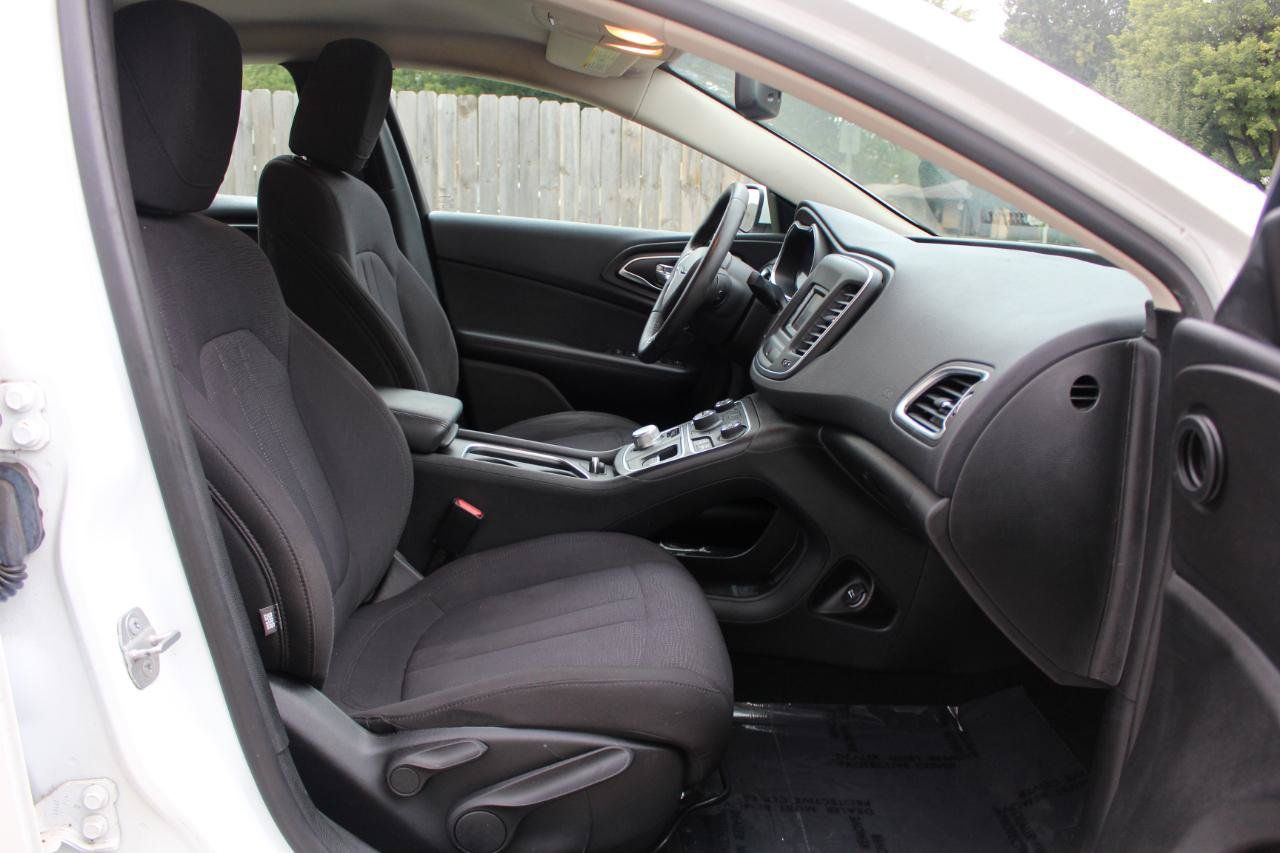 Used 2015 Chrysler 200 Limited w/ Convenience Group FWD image 38