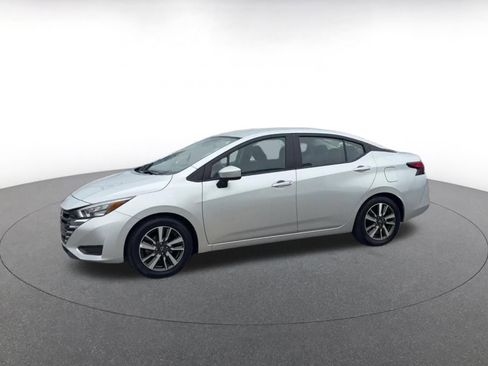 Used 2025 Nissan Versa SV image 8