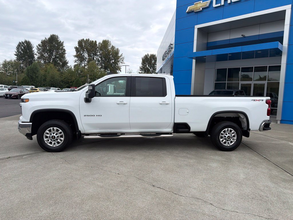 Used 2026 Chevrolet Silverado 2500 LT AWD/4WD image 2
