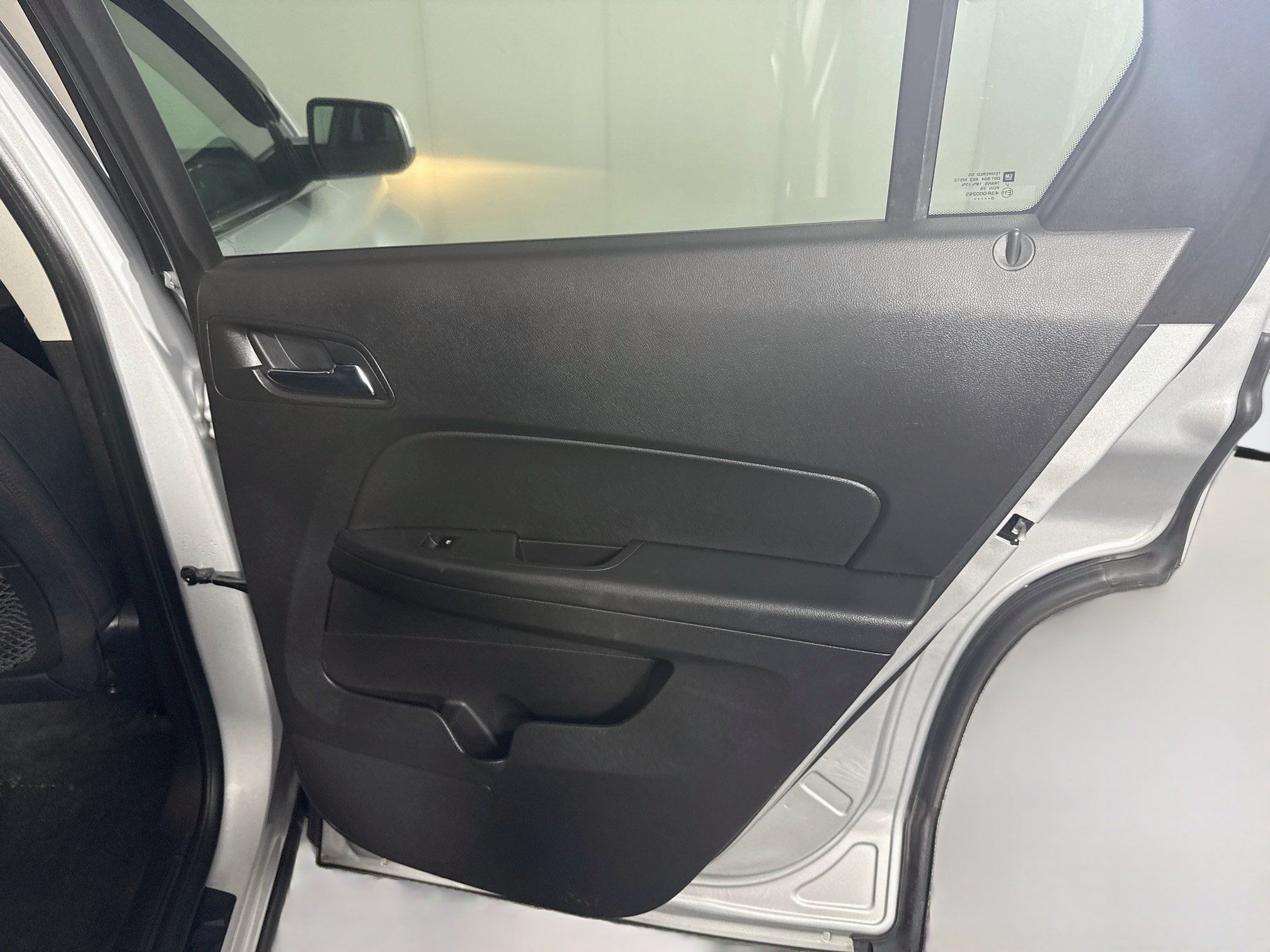 Used 2011 GMC Terrain SLE FWD image 27