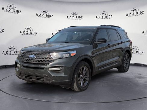 Used 2022 Ford Explorer XLT w/ Equipment Group 202A image 3