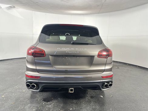 Used 2016 Porsche Cayenne S w/ Premium Plus Package AWD/4WD image 7