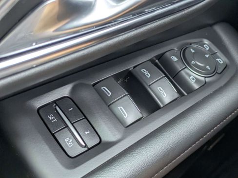 Used 2024 Chevrolet Tahoe High Country w/ Advanced Technology Package RWD image 22