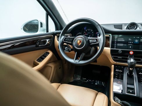 New 2026 Porsche Macan image 24