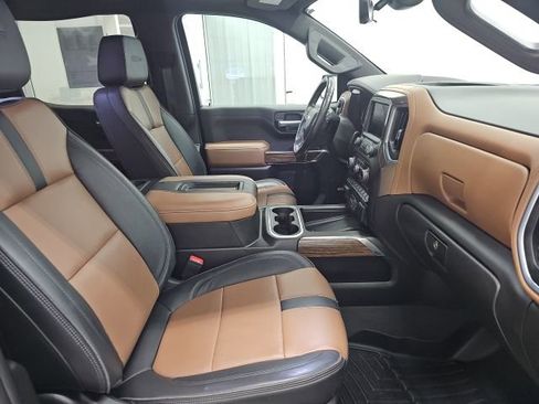 Used 2022 Chevrolet Silverado 1500 High Country w/ Technology Package image 12