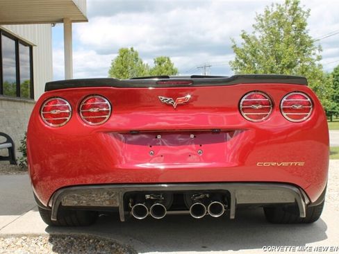 Used 2011 Chevrolet Corvette Grand Sport w/ Preferred Equipment Group RWD image 17