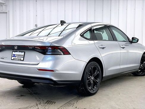 Certified 2025 Honda Accord SE image 12