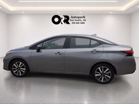 Used 2025 Nissan Versa SV FWD image 3