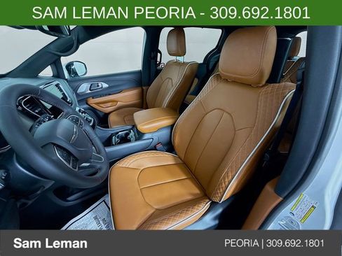 New 2026 Chrysler Pacifica Pinnacle image 22