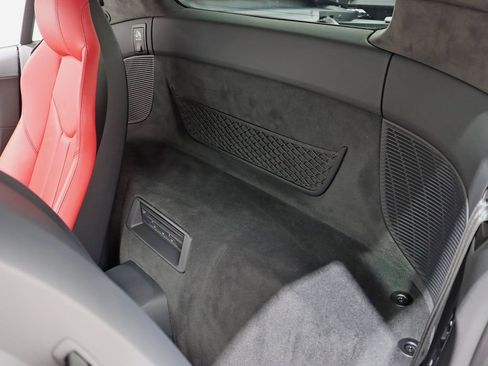 Used 2021 Audi R8 V10 w/ Premium Package RWD image 28