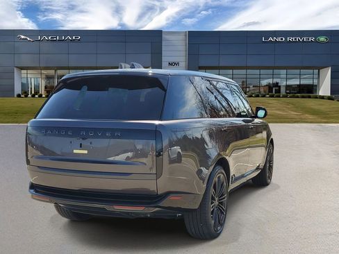 New 2026 Land Rover Range Rover Long Wheelbase SE AWD/4WD image 3