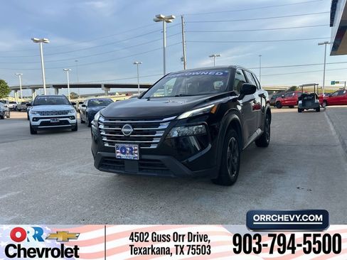 Used 2025 Nissan Rogue SV AWD/4WD image 1