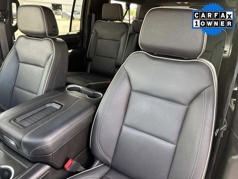 Used 2024 GMC Yukon XL SLT w/ SLT Luxury Package AWD/4WD image 26