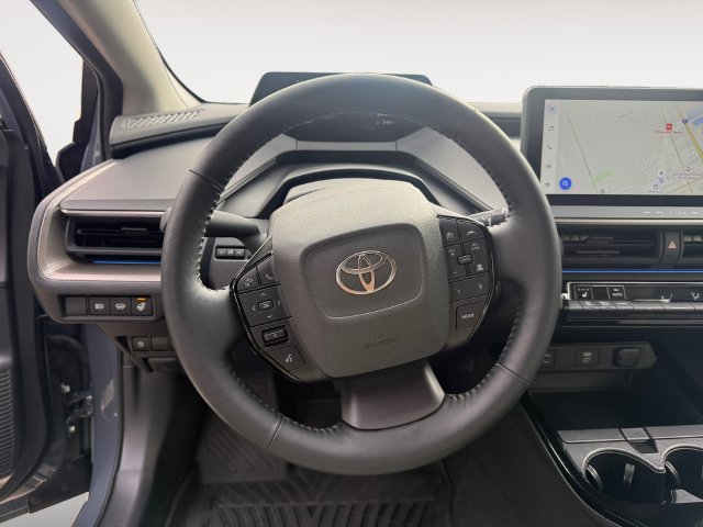 Used 2026 Toyota Prius XLE AWD/4WD image 13