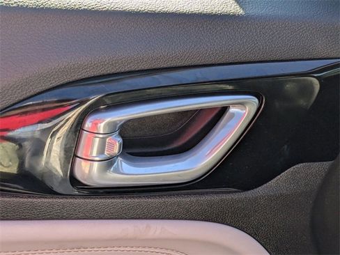 Used 2024 Jeep Compass Limited image 13