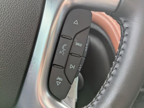 Used 2017 Chevrolet Traverse LT w/ LPO, 'HIT The Road' Package image 30