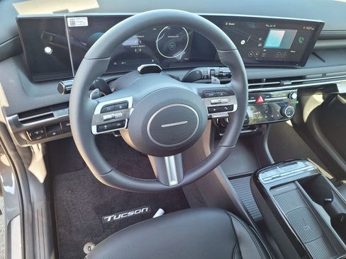 New 2025 Hyundai Tucson Limited image 12