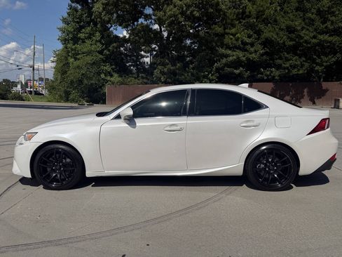 Used 2016 Lexus IS 200t RWD image 20