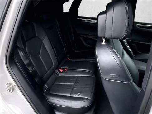 Used 2023 Porsche Macan image 29